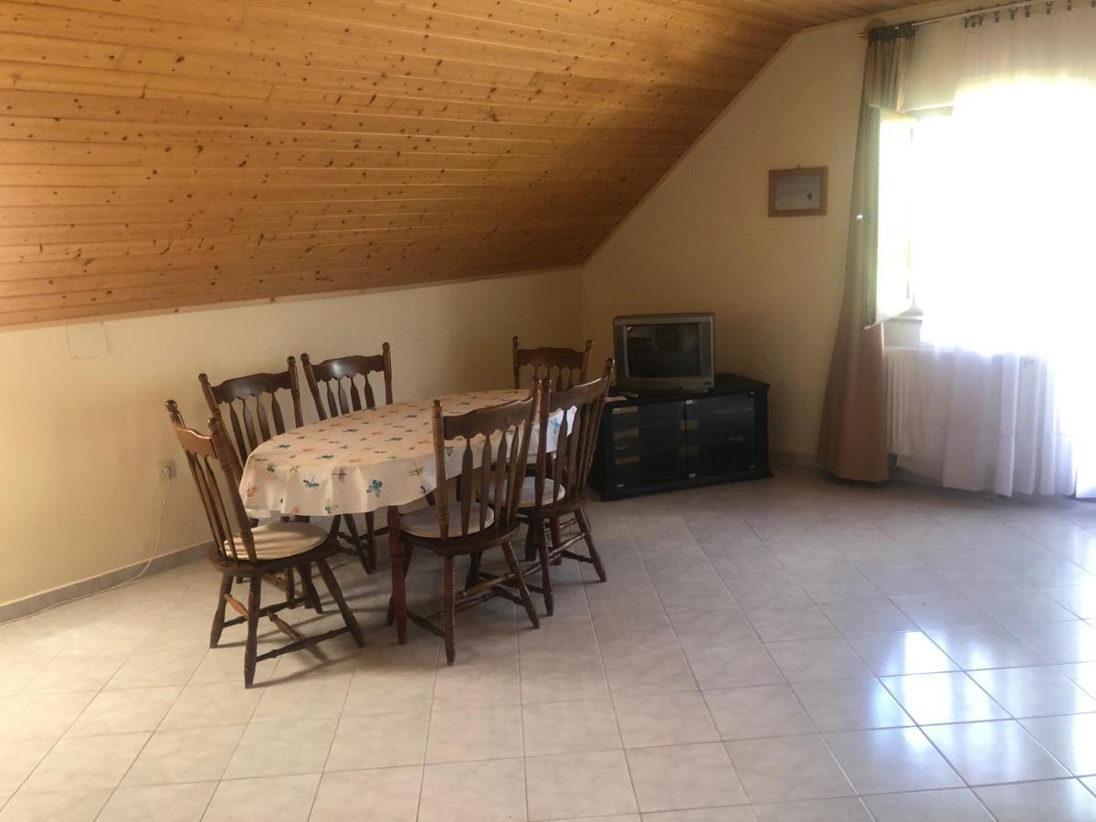 Zalakarosi Egerfa Nyaralohaz Foeldszinti Es Emeleti Apartman Exterior photo